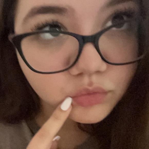 Meet your Posher, Isabella - Picture 1 of 1